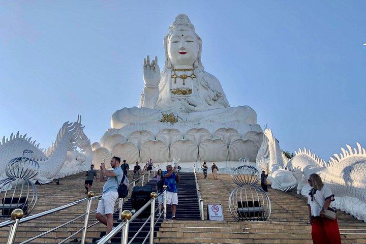 Tour de 2 dias em Chiang Rai, incluído hotel, almoço, pick up & transfer