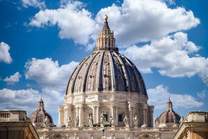 Visita guiada a la Basílica de San Pedro con catacumbas papales y cúpula