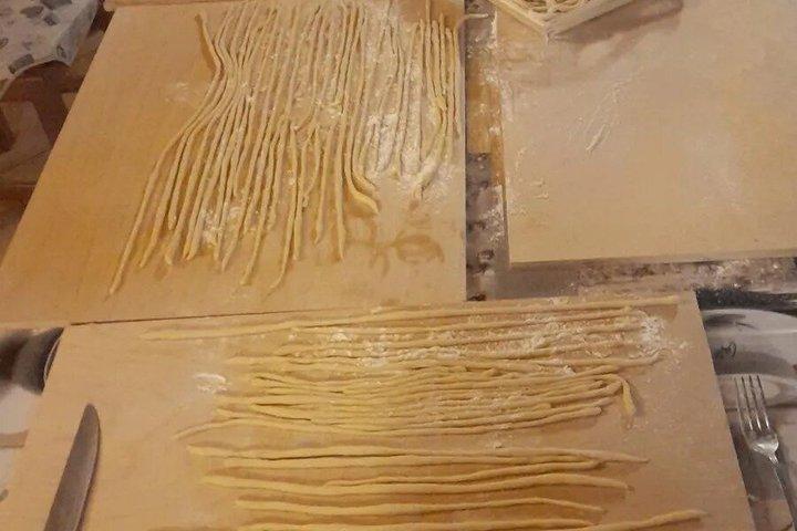 Speiseerlebnis bei einem Einheimischen in Cortona mit Show Cooking