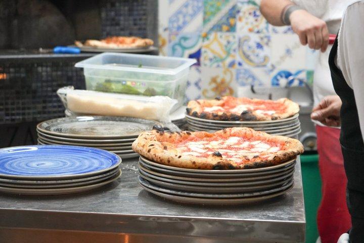Pizza-Making Class with Local Top-Rated Chef with Drink in Naples