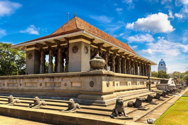コロンボ市内観光-寺院、要塞、地元料理