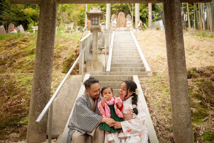 Guided Photoshoot of Fushimi Inari Shrine and Secret Bamboo Grove