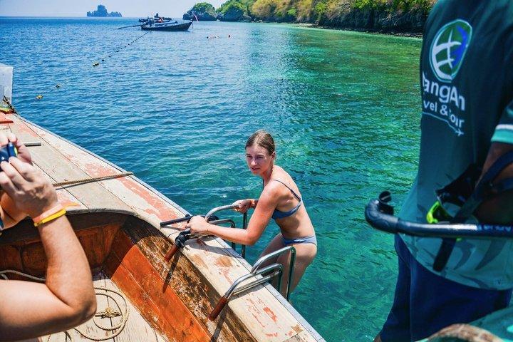 Beliebte 4-Inseln-Tour mit dem klassischen Longtail-Boot von Krabi