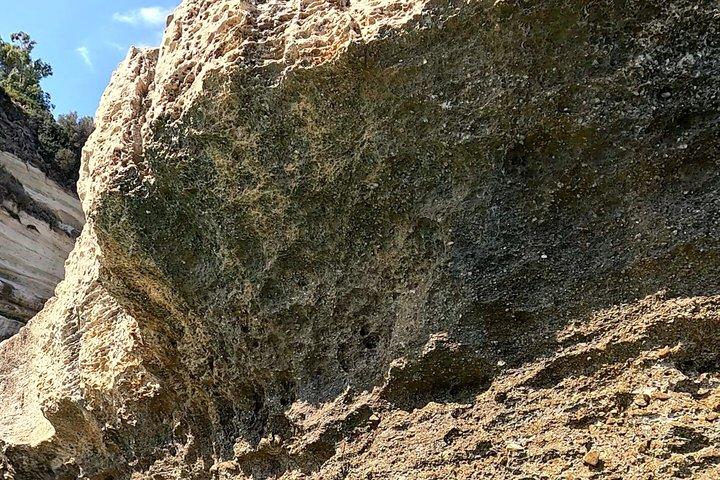 神々の海岸の洞窟を巡る、特別なプライベートツアー