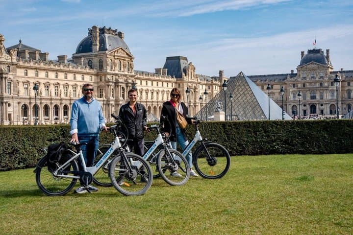 Paris: Small Group Highlights E-Bike Guided Tour