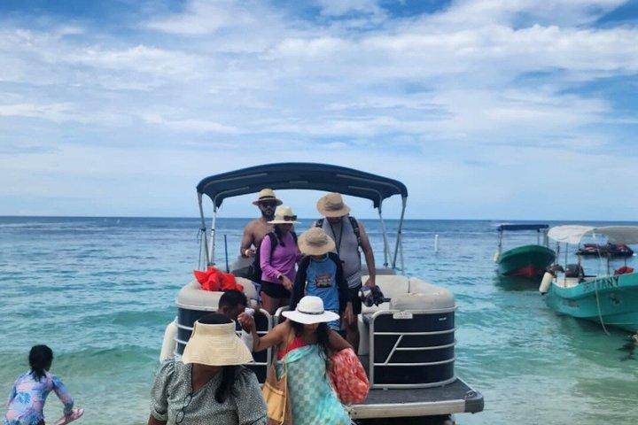 Roatan Snorkeling da Pontoon Boat, Beach Break e Island Tour