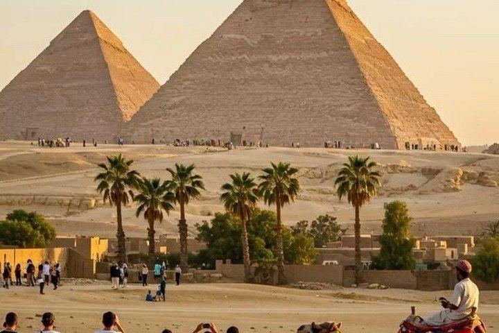 Visite du grand musée égyptien et des pyramides de Gizeh avec déjeuner