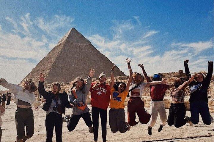 Grand Egyptian Museum og pyramiderne i Giza Tour med frokost