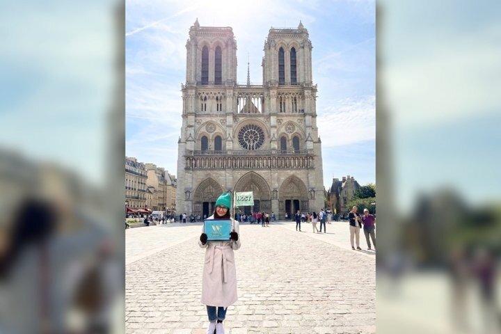 Notre Dame Interior Tour with Crypt, Macaron or Lunch options