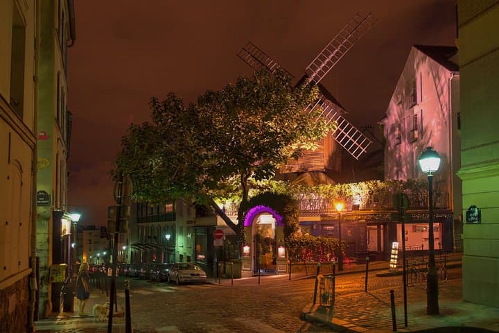 Montmartre Hidden Gems and Sacre Coeur Walking Tour