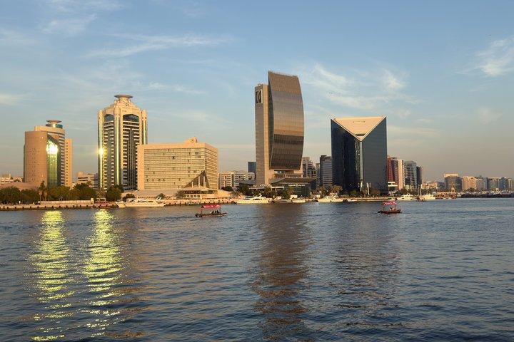 Old Dubai Walking Tour com Abra Ride, Souks de ouro e especiarias, Snacks