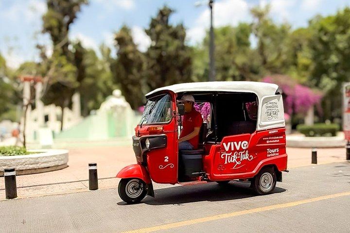 Tuk Tuk Tour of "Countess" and "Hippodrome" on CDMX
