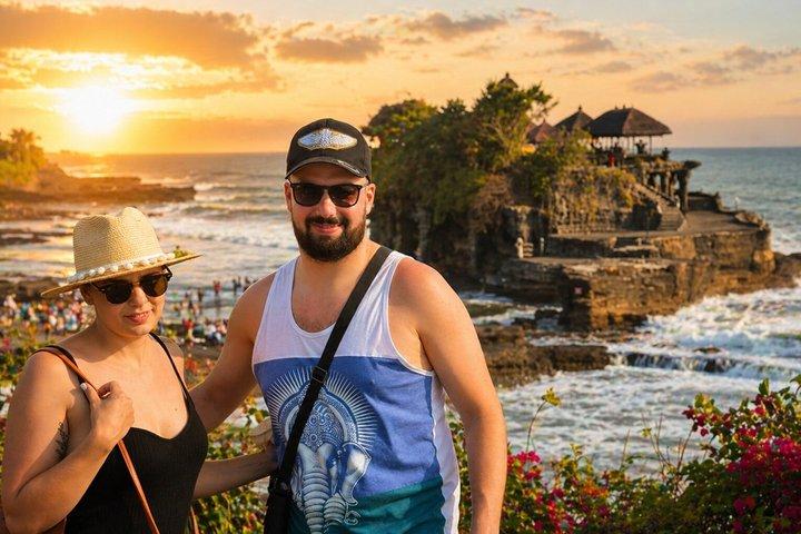 Tanah Lot und Uluwatu Temple Tour mit Abendessen am Jimbaran Beach