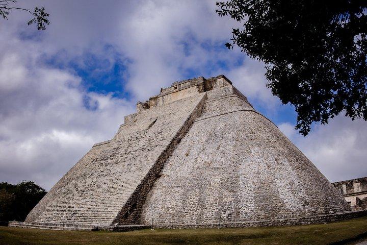 Tour Uxmal, Cenotes y Comida Típica Saliendo desde Mérida