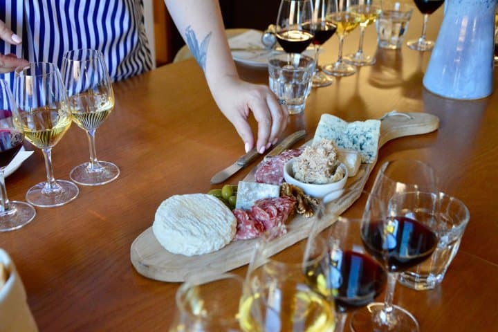 Lyon Wine Tasting: Small-Groups with a Professional Sommelier