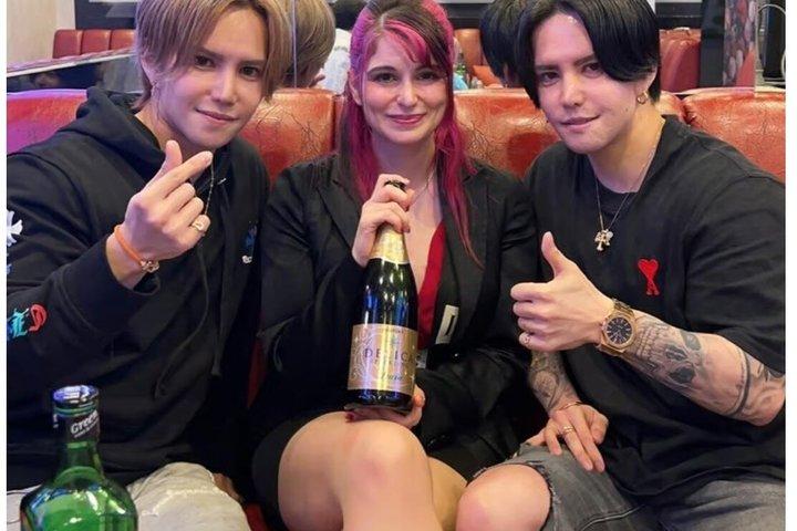 Tokyo After Dark für Damen Fujoshi BL Café und Host Clubs