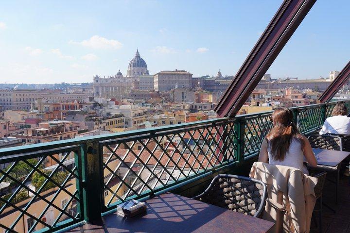 VIP Extra - Tour privato del Vaticano con terrazza panoramica Colazione