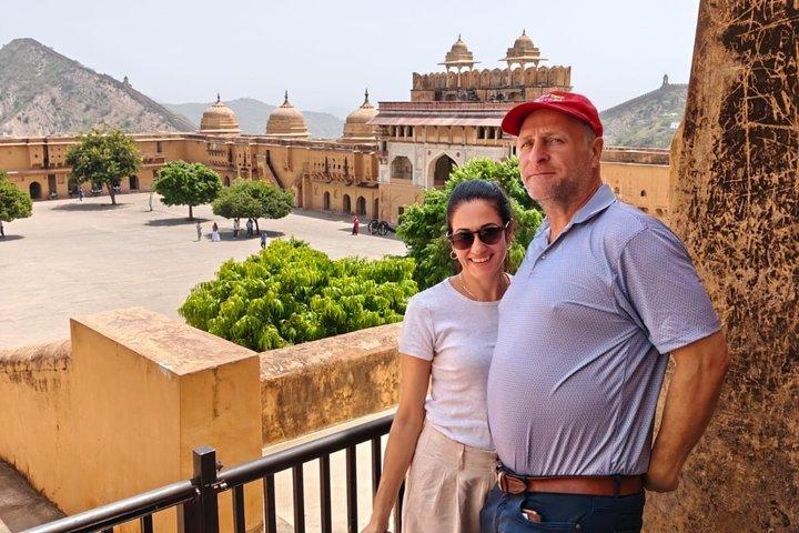 Explore Jaipur City Palace & Hawa Mahal Guided Tour