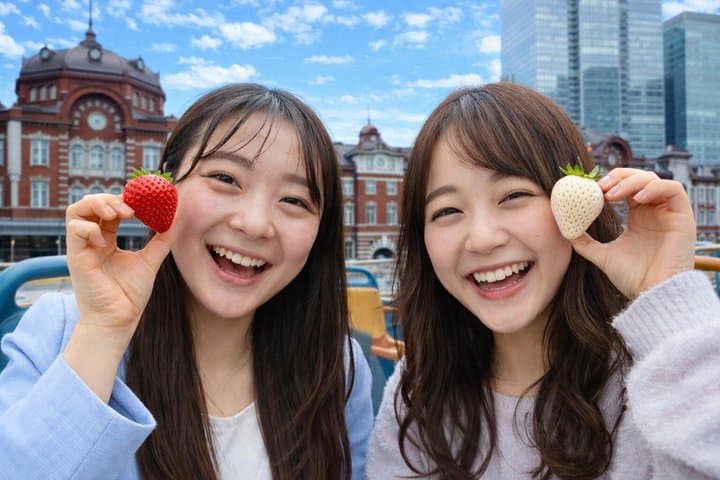Premium Strawberry & Tokyo City Cruise on Open-Top Bus
