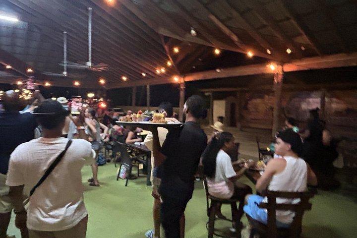 夕食とラグーンスイム付きミスティックラグーンサンセットクルーズ