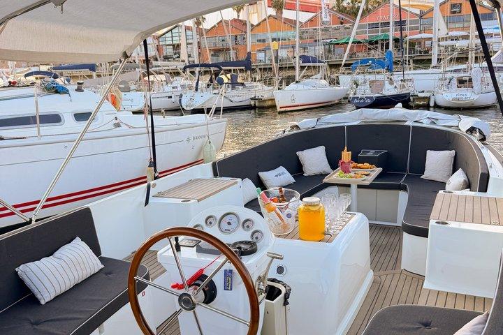 Lisbon Sunset Luxury Boat Vibes with Drinks & Pizza