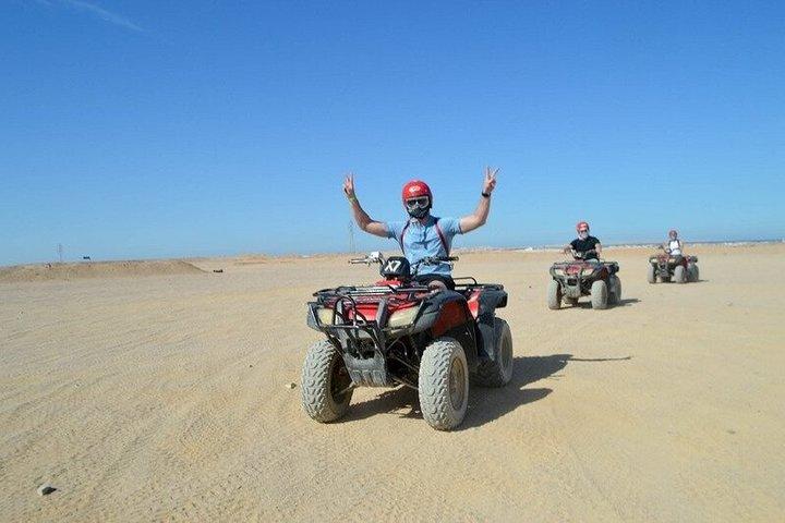 Hurghada Super Safari: Quad, Buggy, Camel, Bedouin middag og show