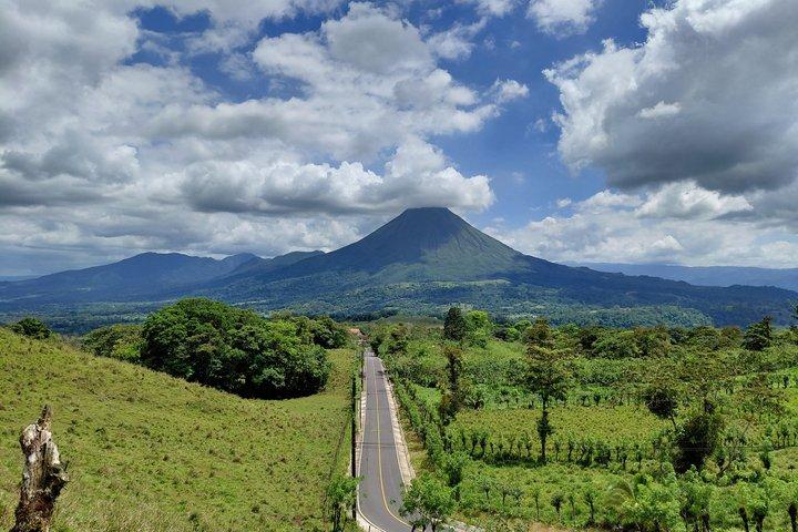 Hôtels avec piscine à La Fortuna Arenal Volcano Transfert privé