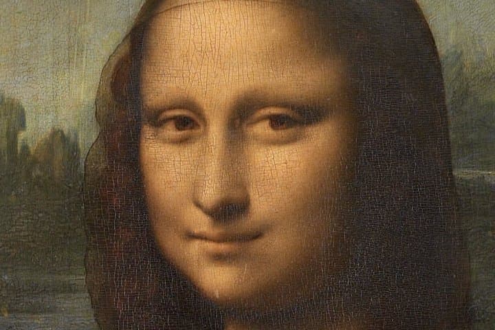 Mona Lisa and Treasures: Louvre Museum Experience 6-people Max