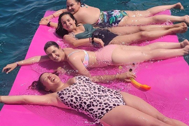 Private Cabo Yacht Tour - Bogenkreuzfahrt, Schnorcheln, Essen & Open Bar