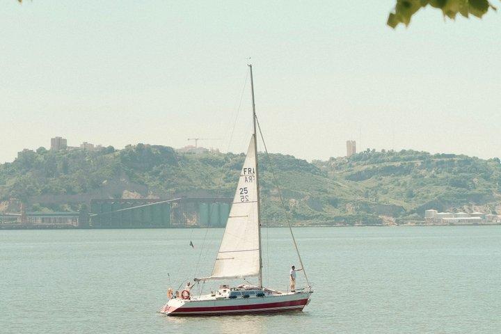 Discover Lisbon aboard a private sailboat in the Tejo