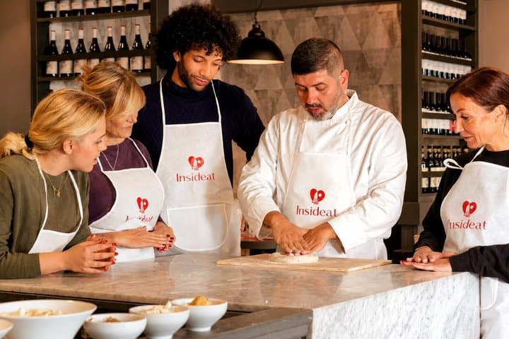 Rome: Small Group Neapolitan Pizza Class with Spritz