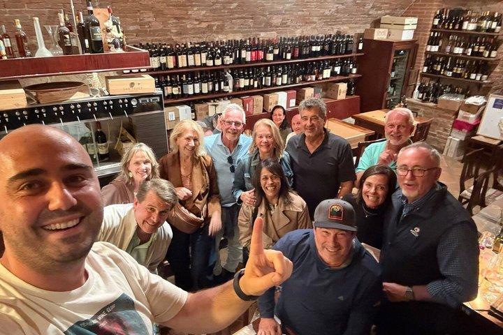 Degustazione di vini toscani con sommelier professionista a Montepulciano