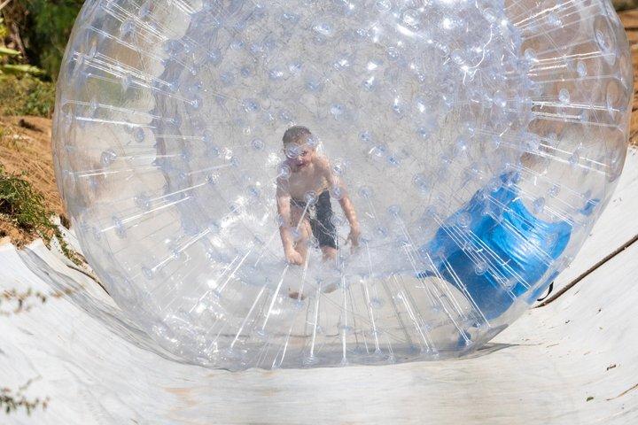 Avventura combinata Aquaball e Zipline a Maui