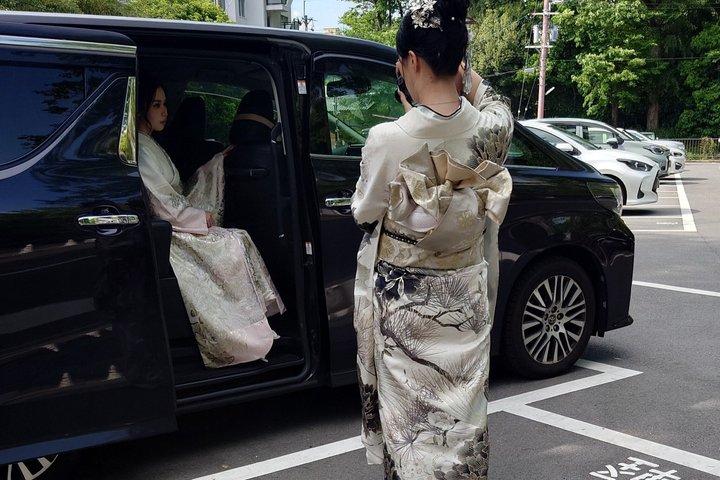 Osaka und Kyoto One Way Transfer zu USJ oder ITM 7 Sitzer 10 Sitzer