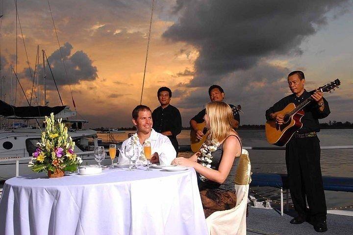 Bounty Sunset Dinner Cruise oplevelse i Bali