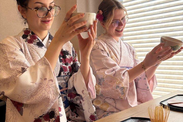 Private Tokyo Tea & Kimono: Use a National Treasure's Kettle