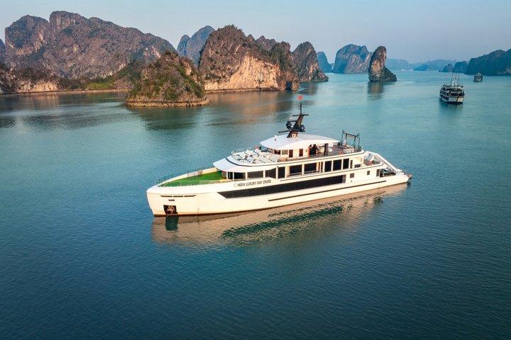 Croisière d'une journée de luxe HERA Baie d'Halong et Lan Ha Bay au départ du port