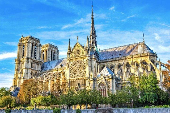 Tour a piedi di Notre Dame all'esterno con ingresso gratuito