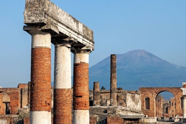 Private Transfer From Naples to Ravello/Sorrento stop at Pompeii