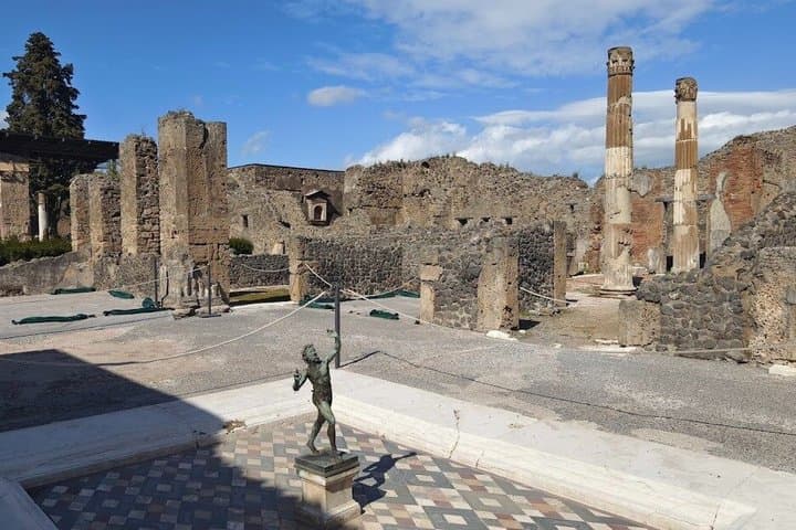 Private Transfer From Naples to Ravello/Sorrento stop at Pompeii