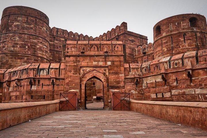 Taj Mahal Sunrise e Agra Same Day Trip de Delhi de carro