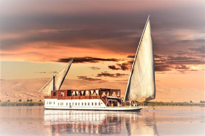 Hurghada : 2 - Dagstur till Luxor med varmluftsballong och segelbåt