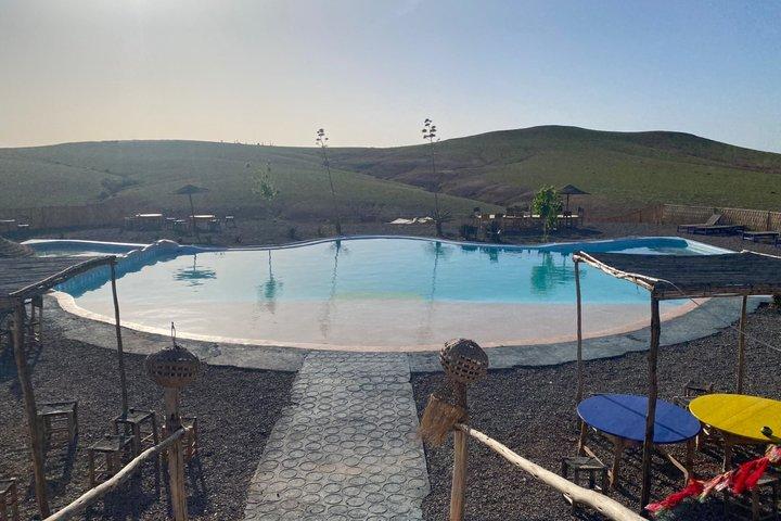 Pool & Lunch & Camel Ride med Quad i Agafay