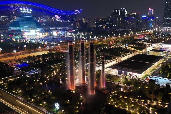 Private Chengdu Night Tour with Bamboo Fountain and Twin Towers