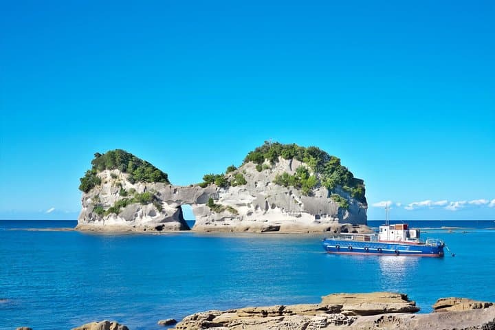 Shirahama Day Trip from Osaka Coastal Small Group