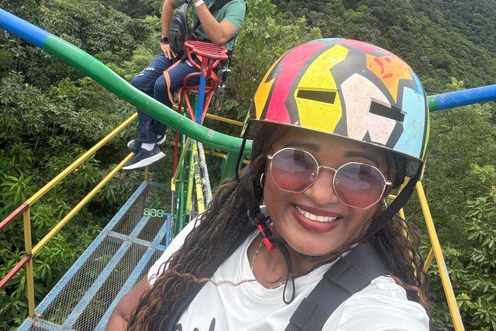Cavalca il cielo, tour epico della zipline in bicicletta