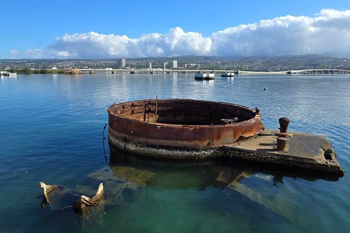 Visite privée de Pearl Harbor au départ de Waikīkī | Jusqu'à 10 invités