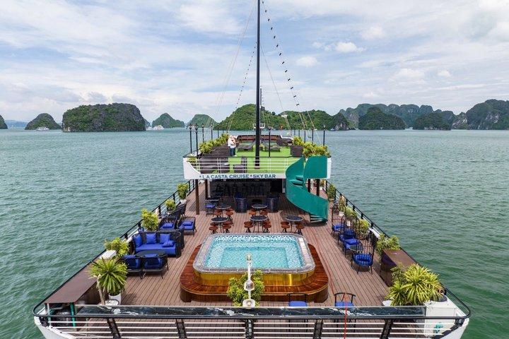 La Casta 3D2N Cruise Escape : Discover Halong & Lan Ha Bay(ハロン湾&ランハ湾)