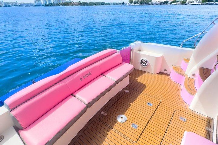 50フィートピンクマイアミヨットレンタル|3〜8時間|13枚/分