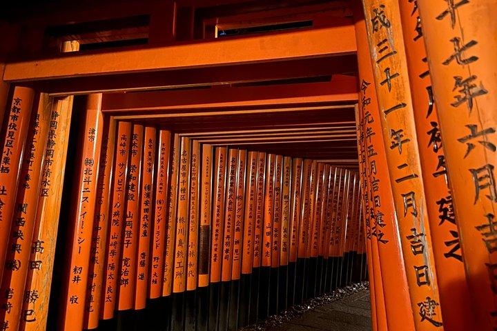 Tour Nocturno en Bicicleta por Gion y Fushimi Inari
